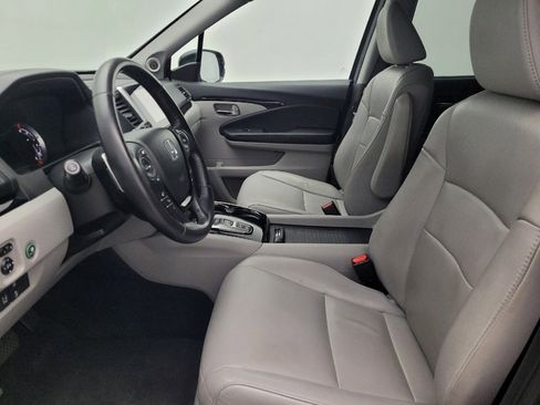 Used 2018 Honda Pilot Touring image 17