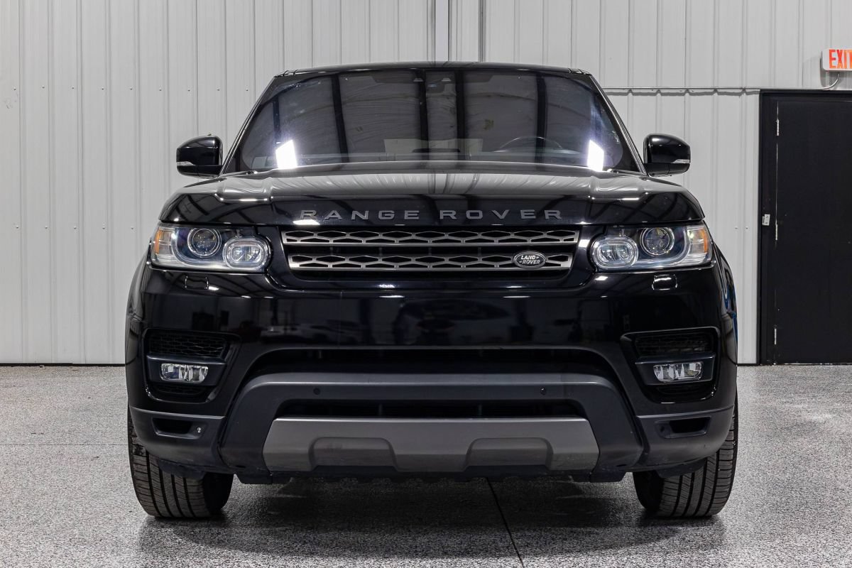 Used 2017 Land Rover Range Rover Sport SE AWD/4WD image 3