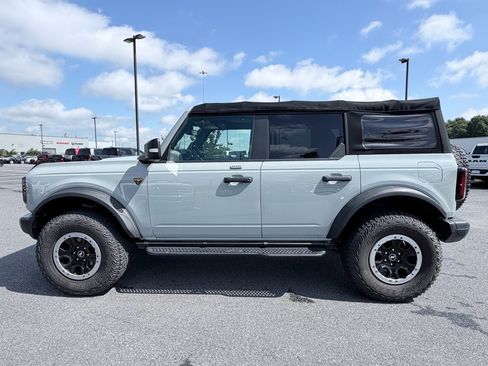 Used 2022 Ford Bronco Badlands w/ Sasquatch Package AWD/4WD image 5