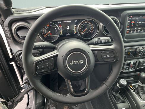 Used 2023 Jeep Wrangler Sport S image 27