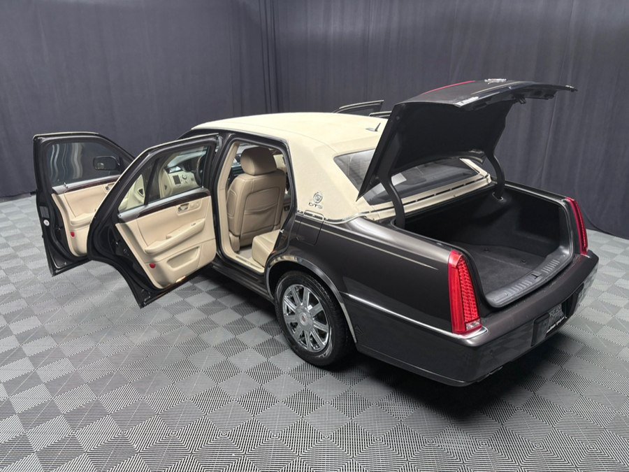Used 2008 Cadillac DTS FWD image 19