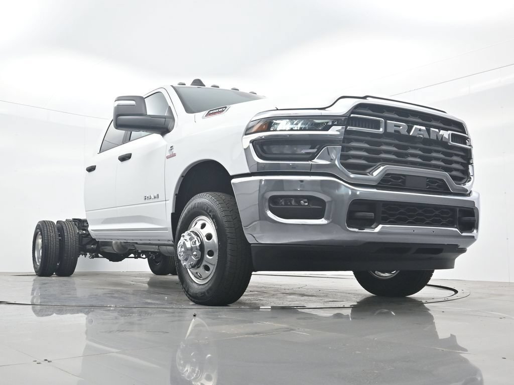 New 2026 RAM 3500 Big Horn AWD/4WD image 35