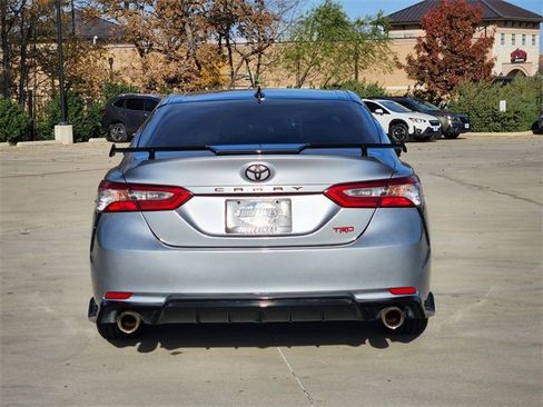Used 2020 Toyota Camry XSE image 6