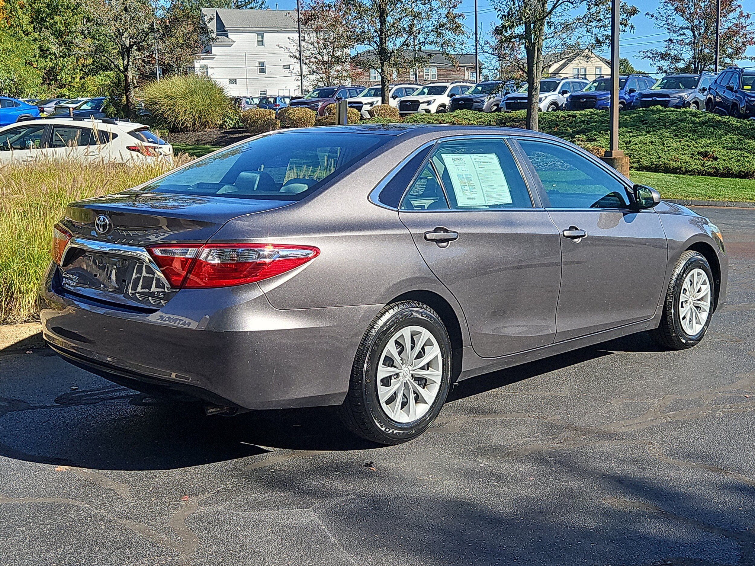 Used 2015 Toyota Camry LE FWD image 2