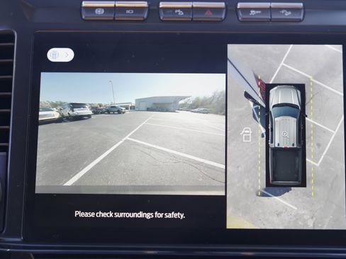 Used 2023 Ford F250 Lariat w/ Lariat Ultimate Package image 32