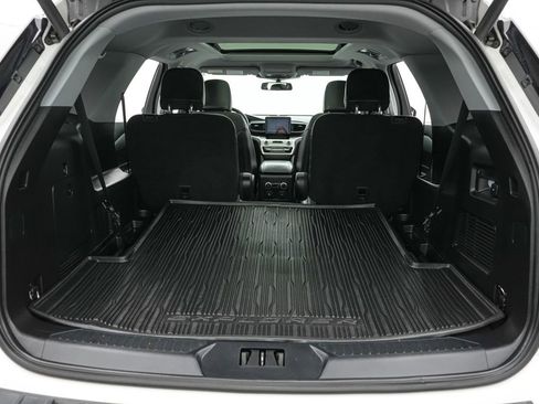 Used 2021 Ford Explorer XLT w/ Equipment Group 202A AWD/4WD image 25