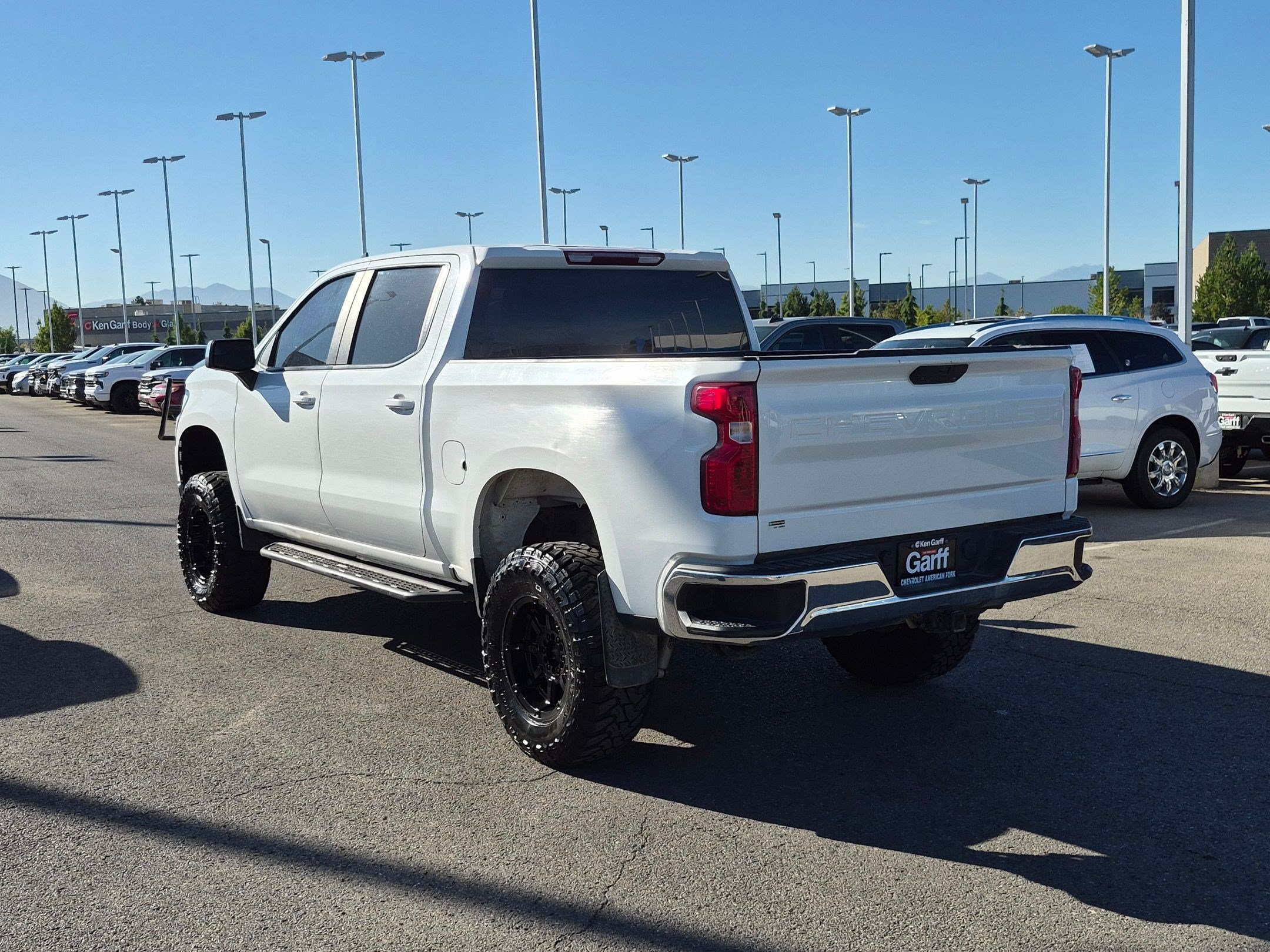 Used 2022 Chevrolet Silverado 1500 LT AWD/4WD image 5