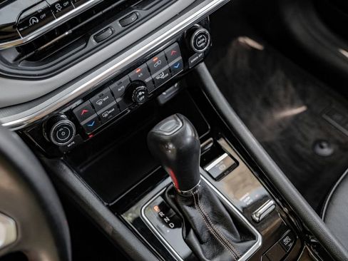 Used 2022 Jeep Compass Limited image 31