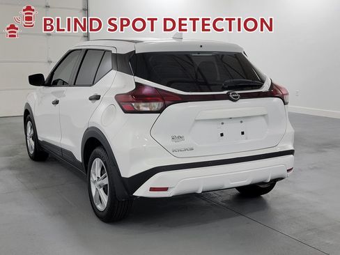 Used 2022 Nissan Kicks S FWD image 7