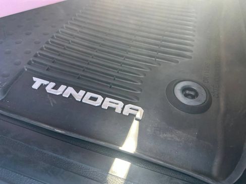 Used 2020 Toyota Tundra SR5 w/ SR5 Upgrade Package AWD/4WD image 18