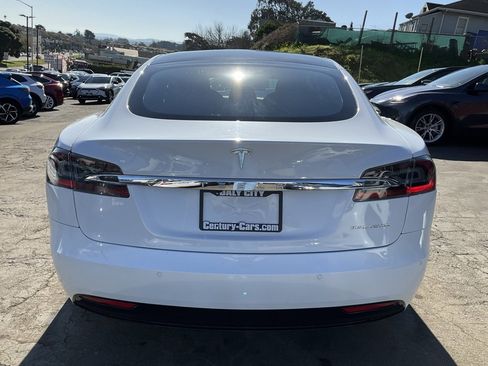 Used 2021 Tesla Model S Long Range Plus image 4