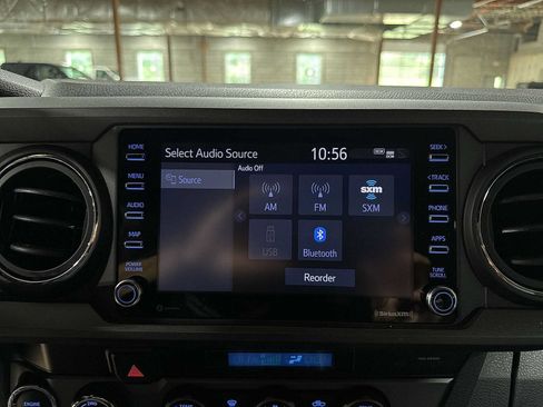 Used 2021 Toyota Tacoma TRD Sport w/ Technology Package AWD/4WD image 20