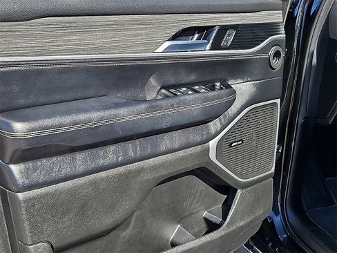 Used 2022 Jeep Wagoneer Series III image 21