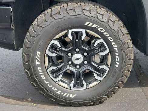 Used 2023 Chevrolet Silverado 1500 ZR2 w/ Technology Package AWD/4WD image 5