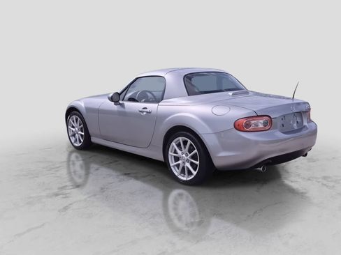 Used 2010 MAZDA MX-5 Miata Touring RWD image 6