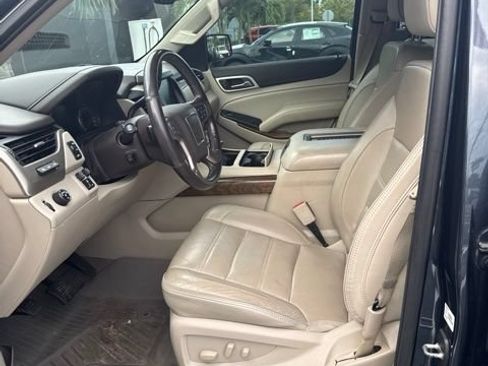 Used 2020 GMC Yukon XL Denali RWD image 6