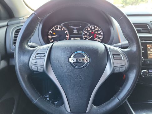 Used 2014 Nissan Altima 2.5 SV FWD image 9