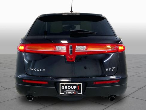 Used 2019 Lincoln MKT AWD image 4