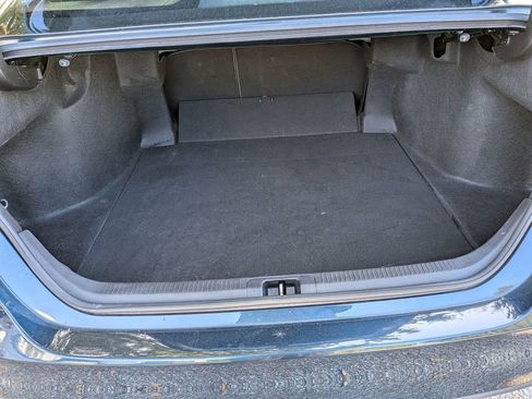 Used 2021 Toyota Camry LE image 31