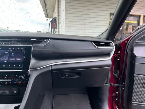 Used 2023 Jeep Grand Cherokee Altitude image 35