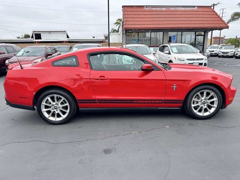 Used 2010 Ford Mustang Premium RWD image 7