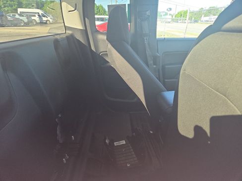 Used 2022 Chevrolet Colorado LT w/ Fleet Safety Package RWD image 13