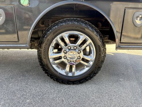 Used 2017 Chevrolet Silverado 2500 High Country w/ Duramax Plus Package image 28