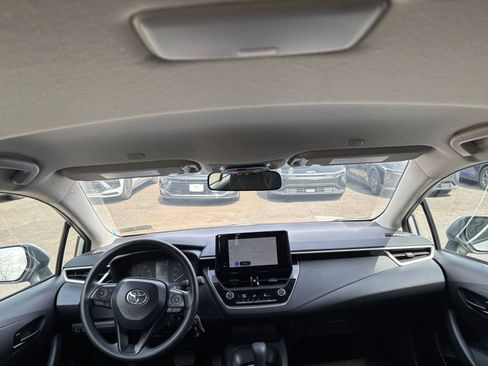 Used 2025 Toyota Corolla LE image 34