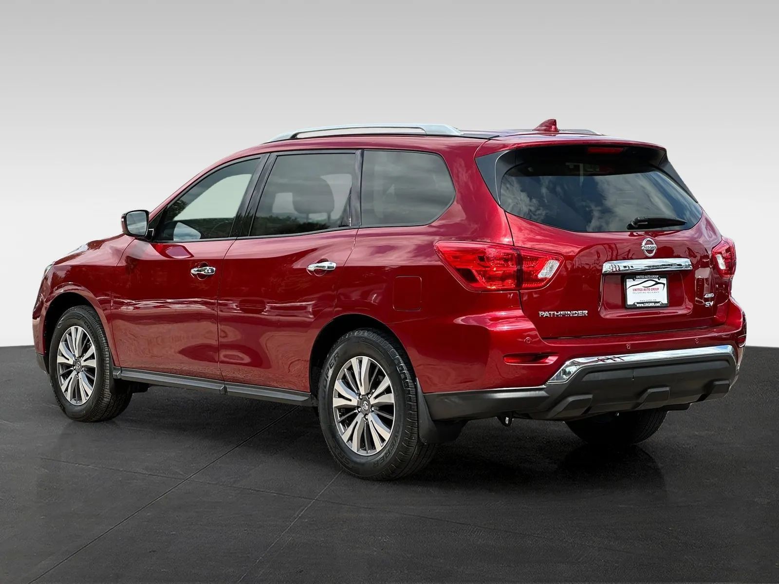 Used 2020 Nissan Pathfinder SV AWD/4WD image 5