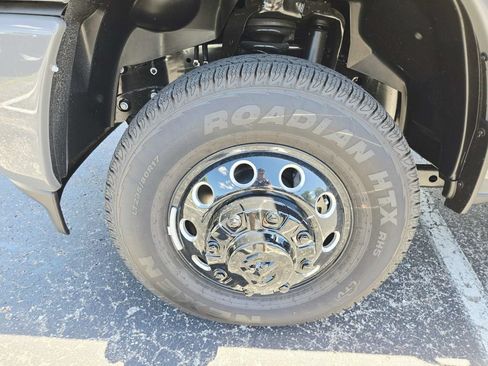 New 2026 RAM 3500 Big Horn AWD/4WD image 14