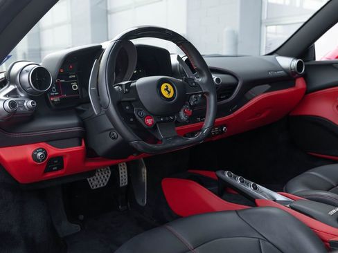 Used 2021 Ferrari F8 Tributo image 31