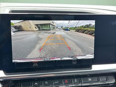 Used 2025 GMC Sierra 1500 SLT RWD image 20