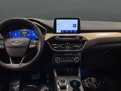 Used 2021 Ford Escape Titanium w/ Titanium Elite Package image 11