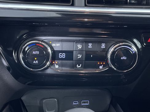 Used 2025 Chevrolet Trax RS w/ Driver Confidence Package image 20