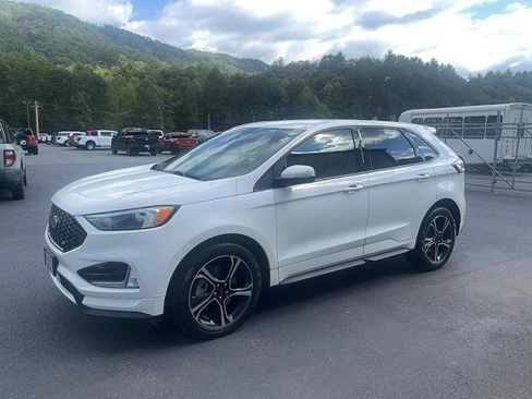 Certified 2022 Ford Edge ST image 2