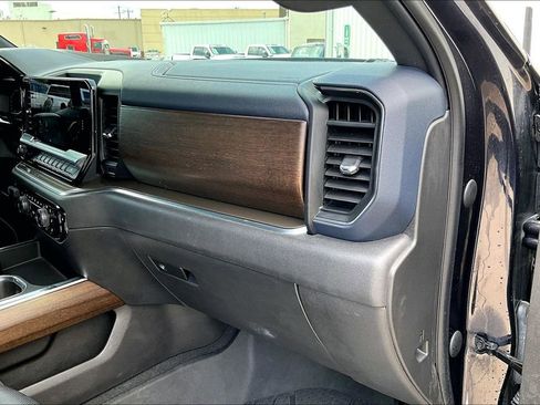 Used 2022 Chevrolet Silverado 1500 High Country w/ Z71 Off-Road Package AWD/4WD image 19