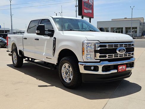 Used 2025 Ford F250 XLT w/ FX4 Off-Road Package AWD/4WD image 4
