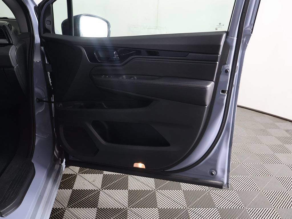 Used 2023 Honda Odyssey Touring image 26