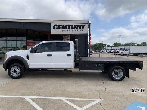 Used 2017 Ford F550 2WD Crew Cab Super Duty image 4