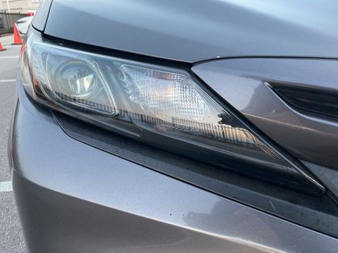 Used 2023 Toyota Camry SE image 14