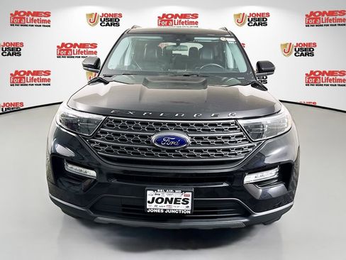 Used 2022 Ford Explorer XLT w/ Equipment Group 202A AWD/4WD image 12