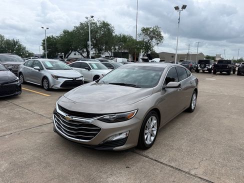 Used 2022 Chevrolet Malibu LT image 1