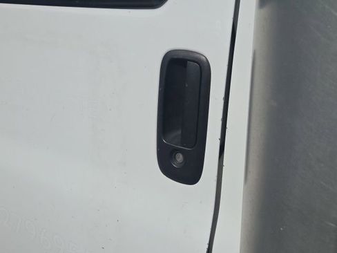 Used 2018 GMC Savana 3500 Extended w/ Driver Convenience Package image 16