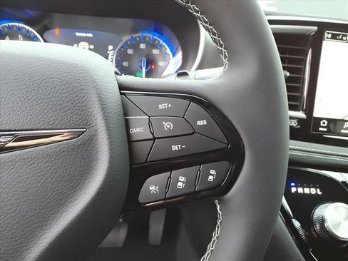 New 2026 Chrysler Pacifica Select AWD/4WD image 21