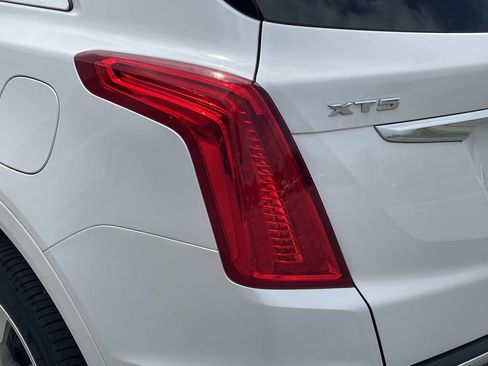 Used 2019 Cadillac XT5 Premium Luxury w/ Driver Assist Package FWD image 10