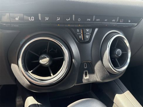 Used 2019 Chevrolet Blazer LT image 17