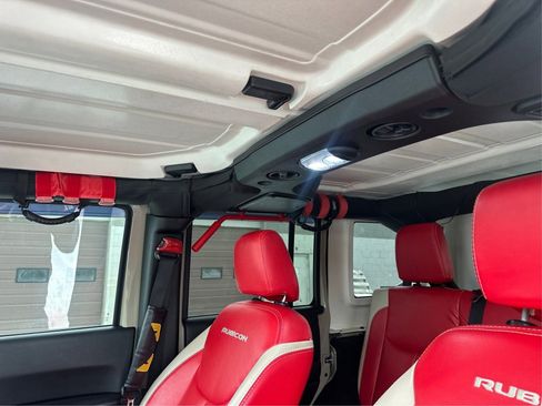 Used 2018 Jeep Wrangler Unlimited Rubicon w/ Cold Weather Group image 29