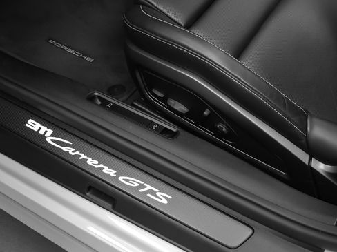 Certified 2023 Porsche 911 Carrera GTS RWD image 34