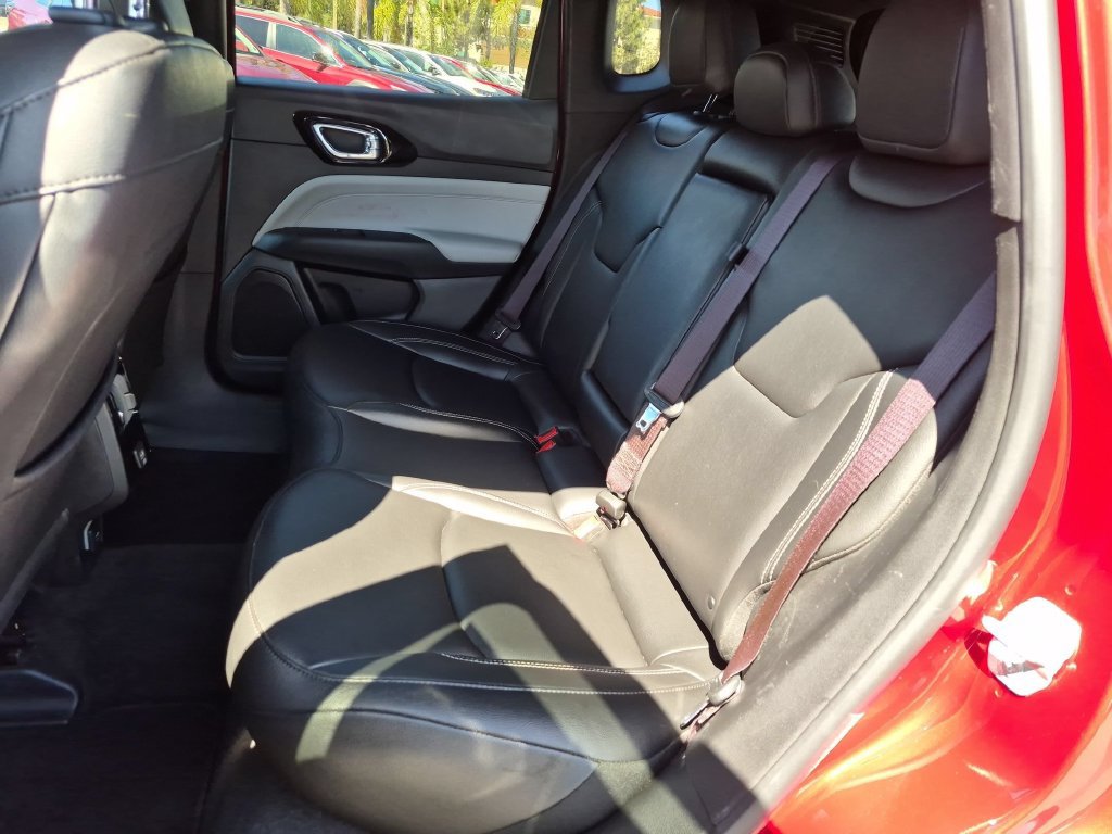 Used 2025 Jeep Compass Limited AWD/4WD image 28