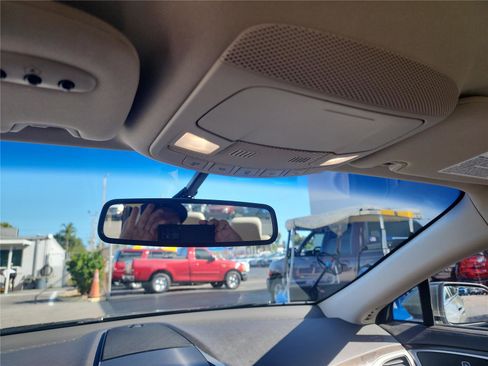 Used 2017 Lincoln MKZ Reserve image 32